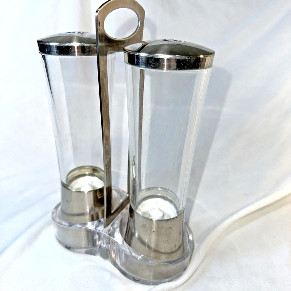 Pampered Chef  Salt & Pepper Grinder Set With Grinder Caddy.